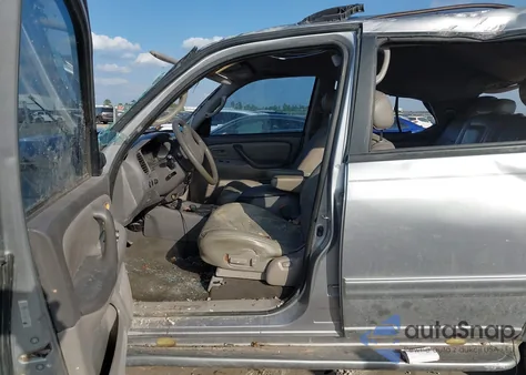 2001 Toyota Sequoia Sr5 V8 из США, поврежденный, VIN 5TDBT44A11S029242